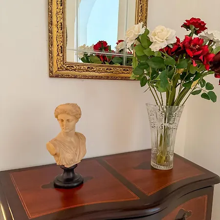 Traditional Apartment, Classic Style With Sea View In Tigne Point