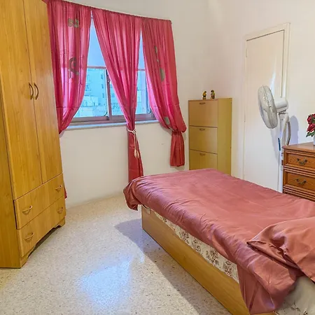 Traditional Apartment, Classic Style With Sea View In Tigne Point Sliema